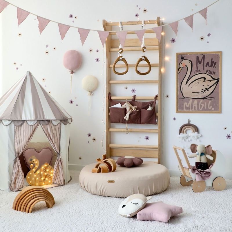 Spielzimmer zum Toben &amp; Kuscheln in Flieder &amp; Mauve