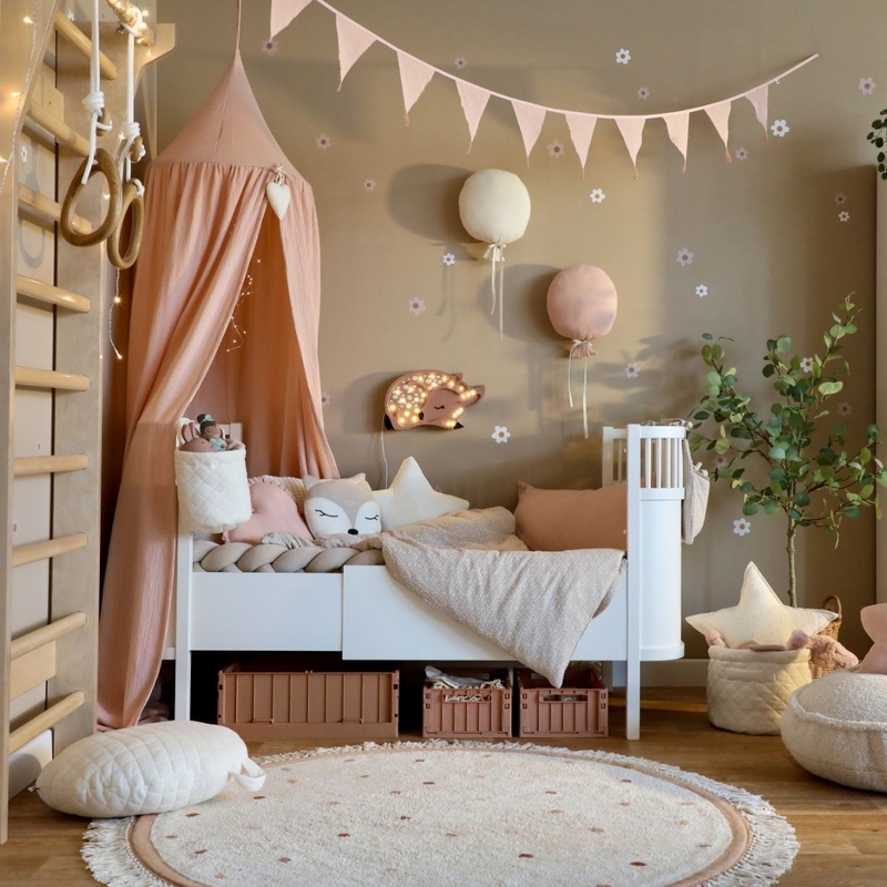 Kinderzimmer Idee ab 3 Jahren in Puderrosa, Beige &amp; Creme