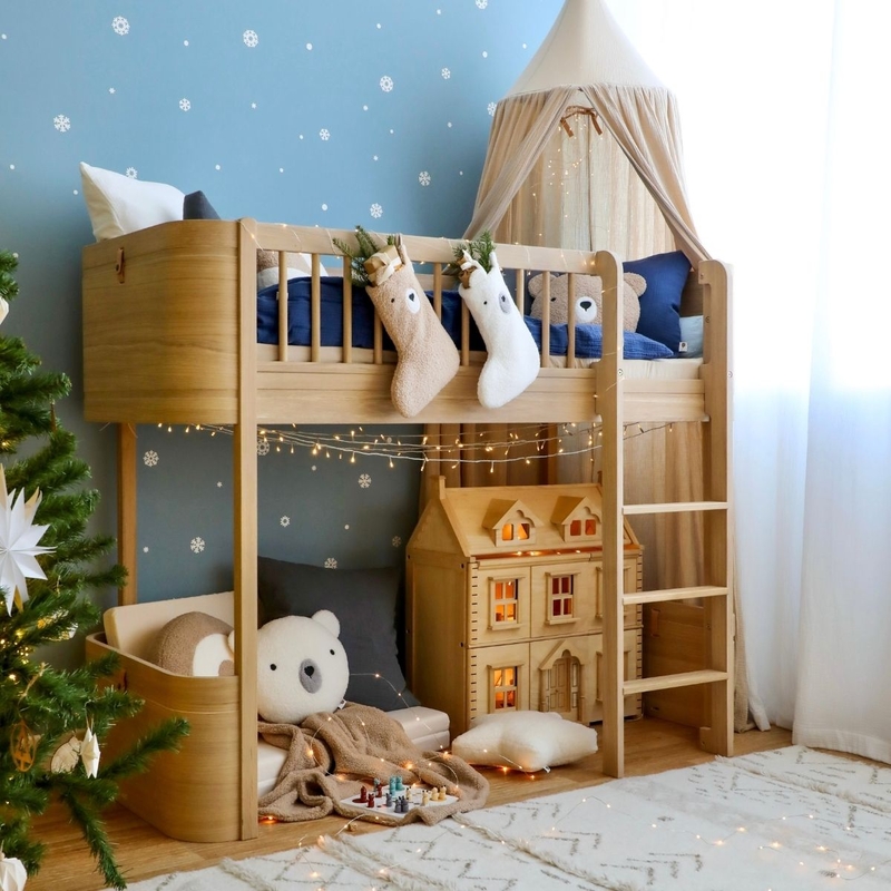 Weihnachtliches Kinderzimmer mit kuscheligen Bouclé Textilien